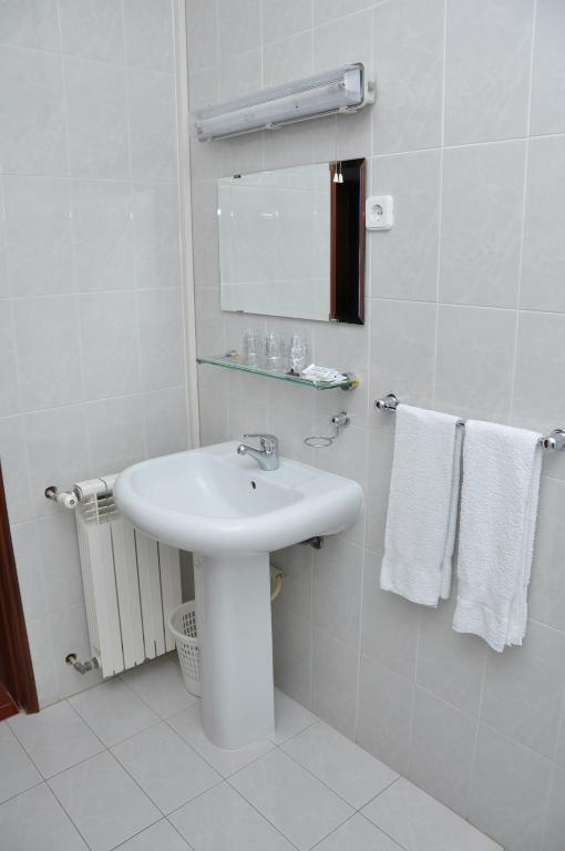 Hotel Rota Malhoa Figueiro Dos Vinhos Bilik gambar